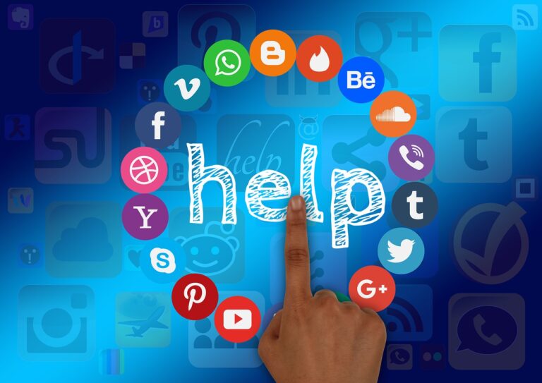 instagram logo, tiktok, social media-1432937.jpg